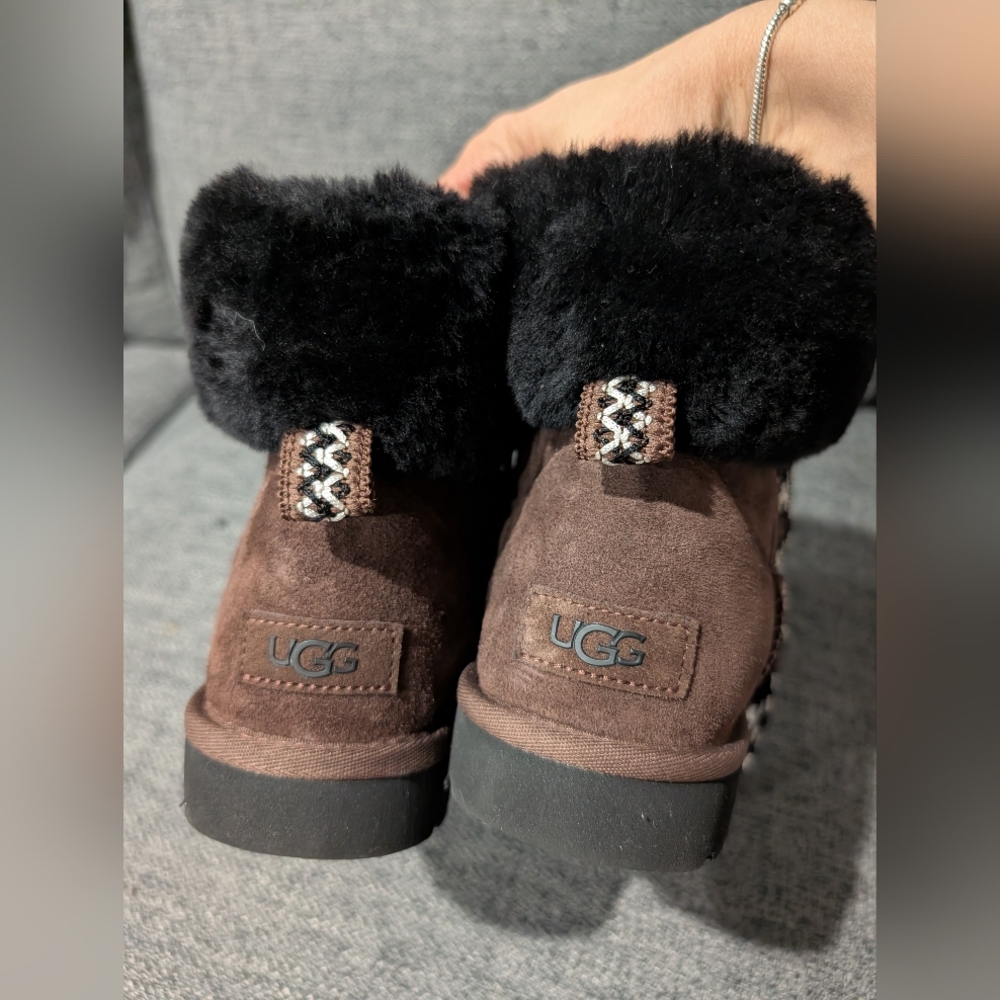 UGG Classic Mini Alpine Lace - Picture 3 of 11